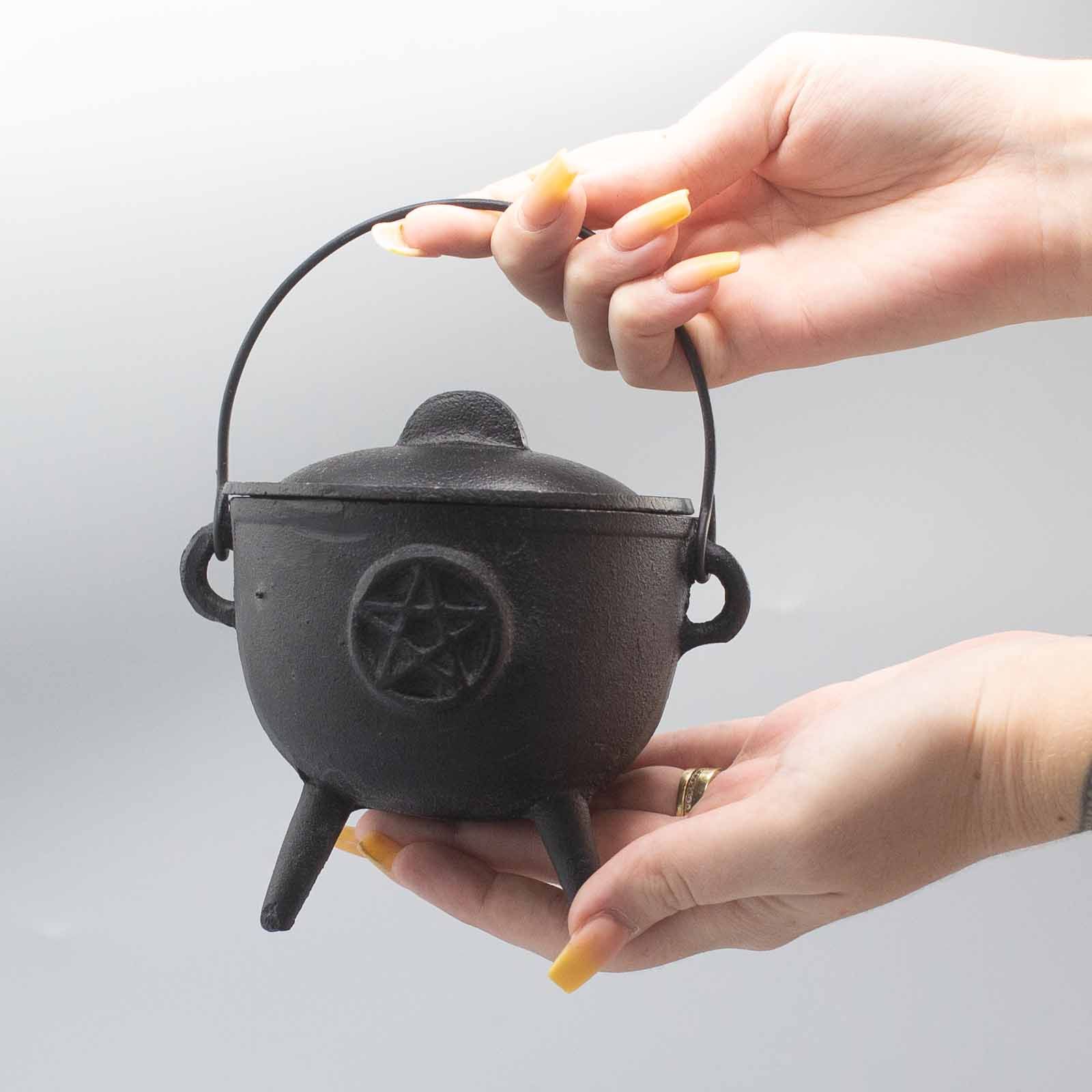 Cast Iron Cauldron with Pentagon 11x13cm - Image 3