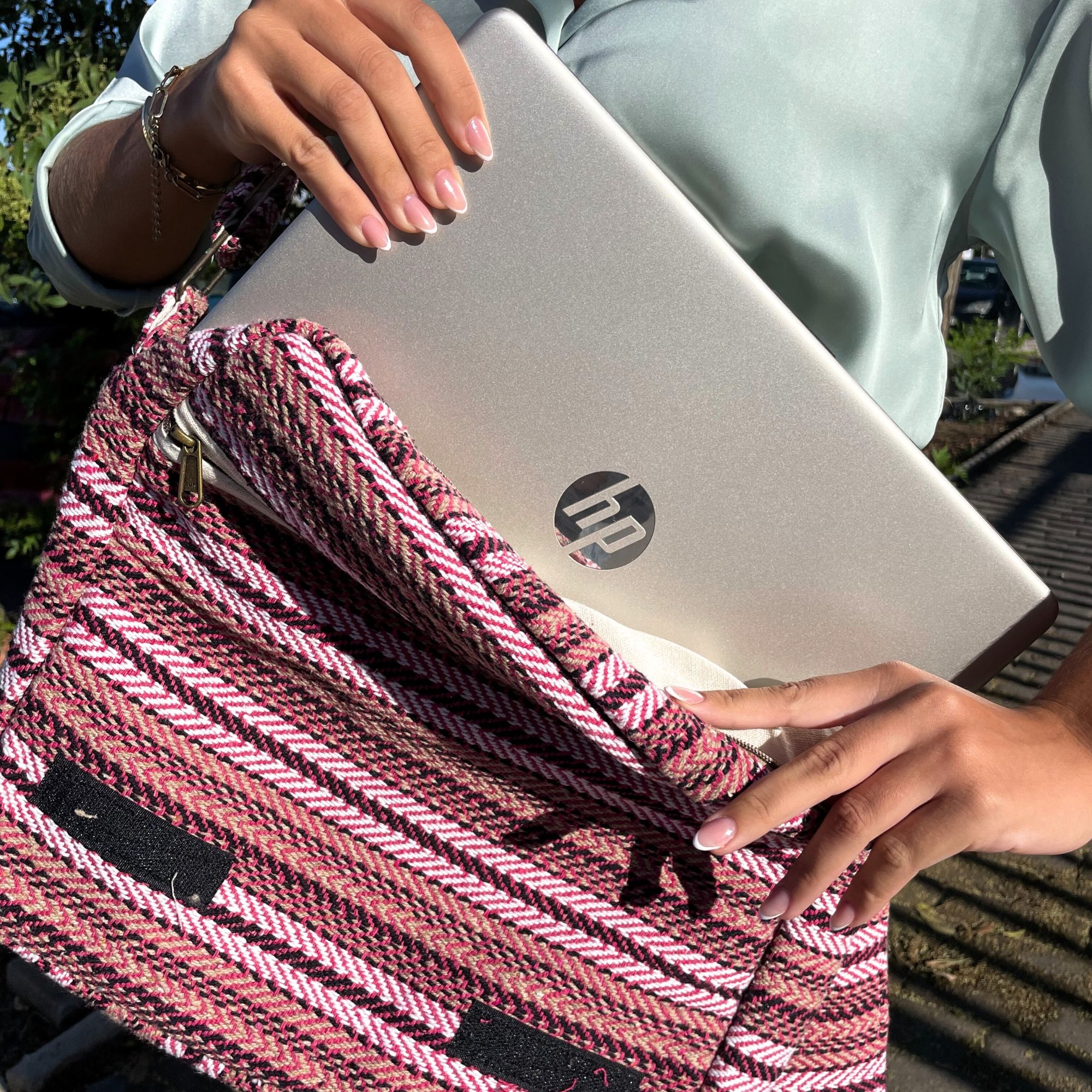 Soft Banjar Laptop Bag - Soft Pink - Image 3