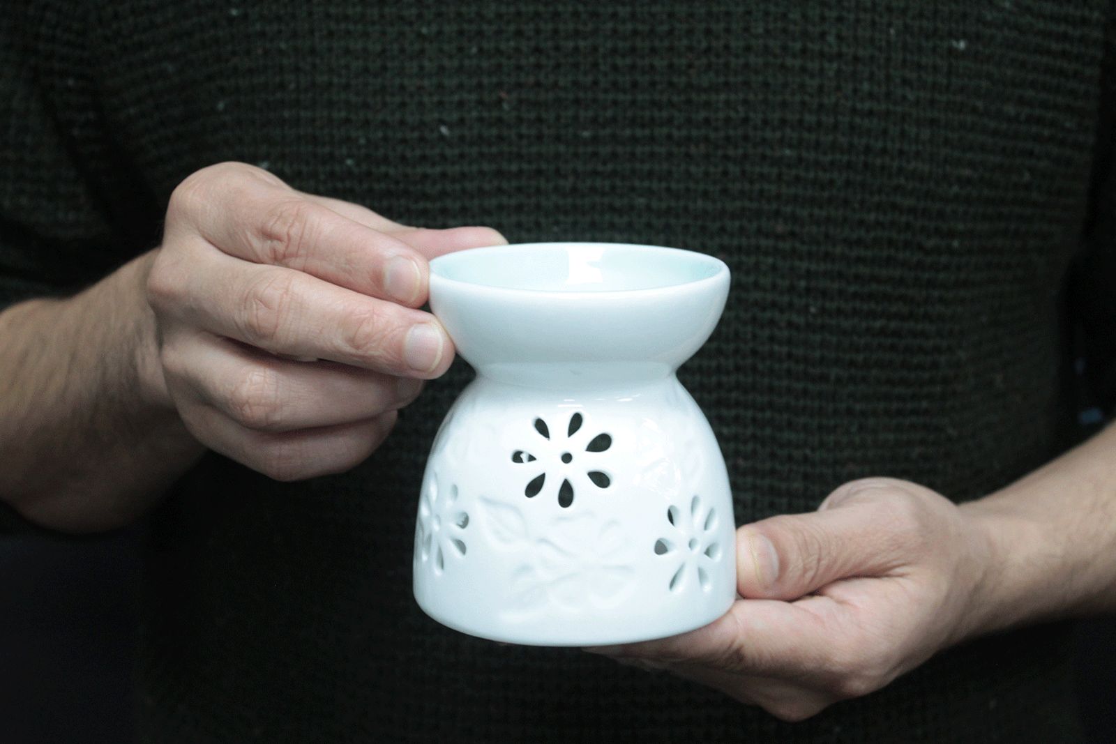 Classic White Oil Burner - Floral with Teal Well - Image 3