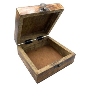 bG9jYWw6Ly9tZWRpYS9TTi8yRC82MFIzMEMxRzZXUksyRFNOL2E4YTRmZDljLmpwZWc.jpg Square Wooden Keepsake Box 13x13x6cm - Buddha